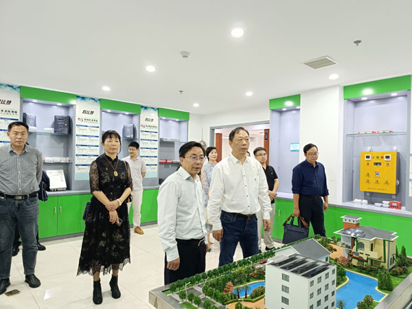 湖南省政協(xié)副主席、民建湖南省委會(huì)主委賴明勇蒞臨科比特走訪調(diào)研
